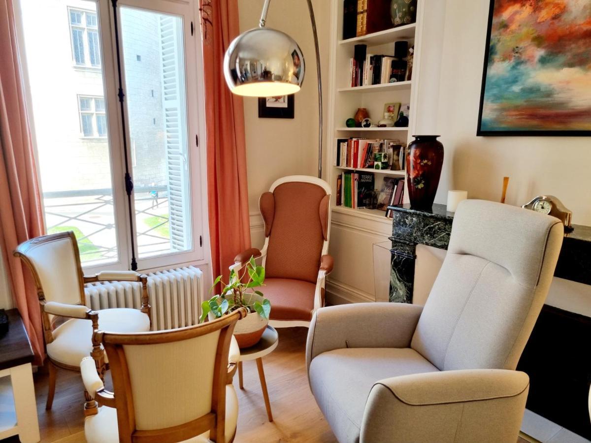 Face A L'Hotel De Ville Grand Et Lumineux Appartement 昂古莱姆 外观 照片