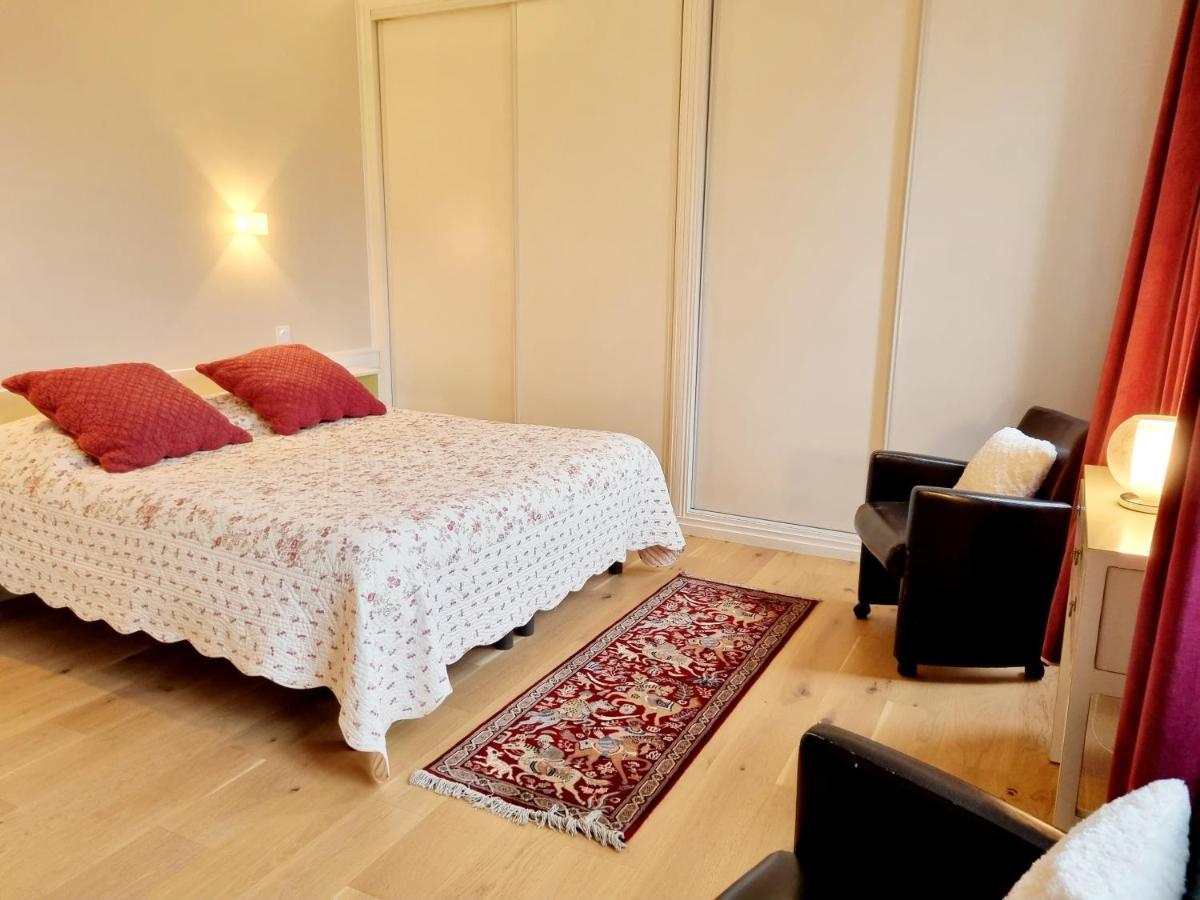 Face A L'Hotel De Ville Grand Et Lumineux Appartement 昂古莱姆 外观 照片