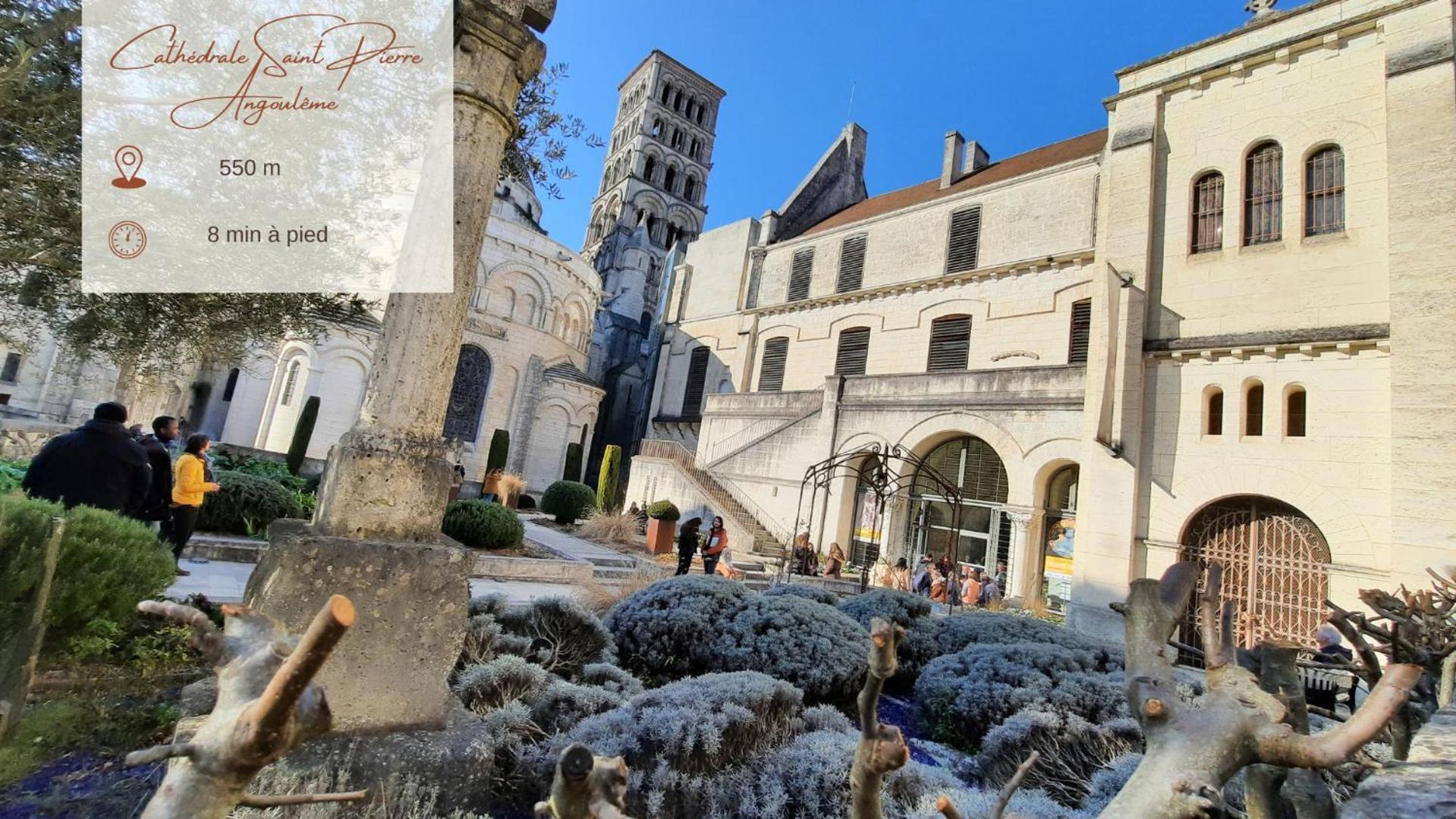 Face A L'Hotel De Ville Grand Et Lumineux Appartement 昂古莱姆 外观 照片